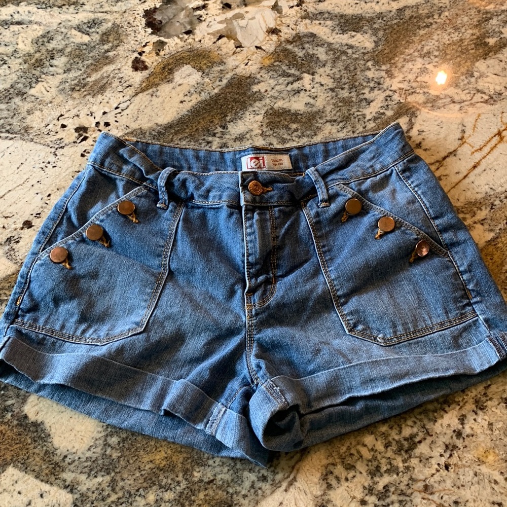 L.E.I. DENIM SHORTS